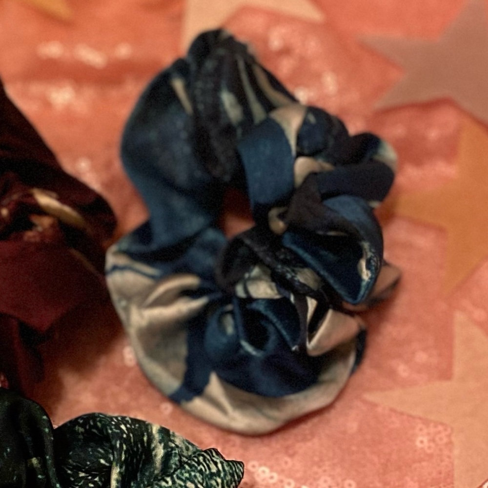 bundle of taylor swift scrunchies hair ties set 8 - Picture 15 of 16